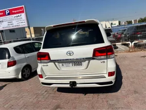 2017 Toyota Land Cruiser