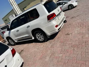 2017 Toyota Land Cruiser