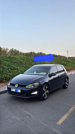 2015 فولجس فاجن جولف in dubai
