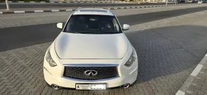 2015 Infiniti QX70 in dubai