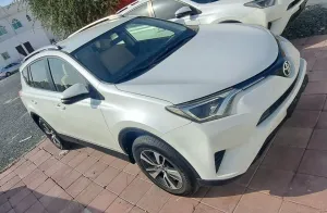 2017 تويوتا راف ٤ in dubai