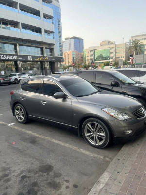 2015 Infiniti QX50 in dubai