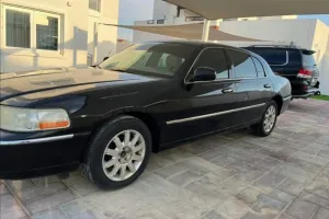 2011 Lincoln Town Car in dubai