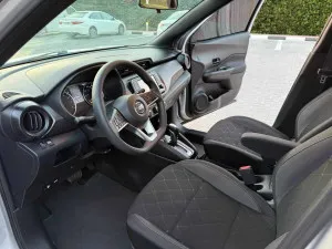 2020 Nissan KICKS