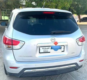 2014 نيسان باثفايندر 