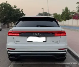 2023 اودي كيو ٨