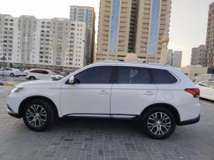 2016 ميتسوبيشي أوتلاندر
