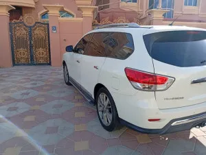2015 نيسان باثفايندر 