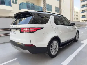 2018 لاند روفر ديسكفري