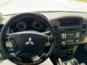 2014 Mitsubishi Pajero