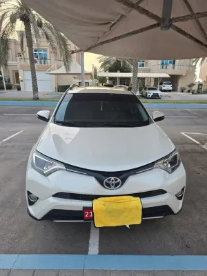 2017 تويوتا راف ٤ in dubai