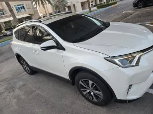 2017 تويوتا راف ٤