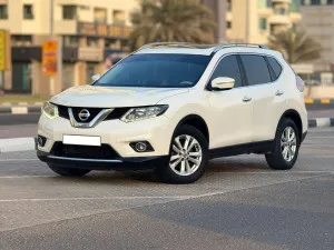 2015 نيسان اكس تريل in dubai