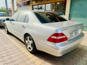 2005 Lexus LS 460