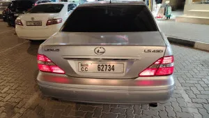 2005 Lexus LS 460
