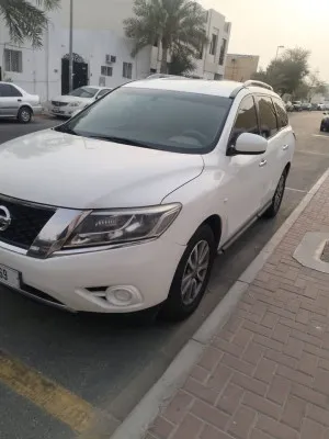 2015 نيسان باثفايندر  in dubai