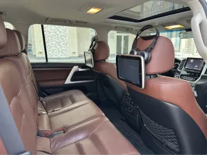 2016 Toyota Land Cruiser