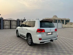 2016 Toyota Land Cruiser
