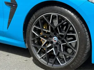 2022 BMW M8