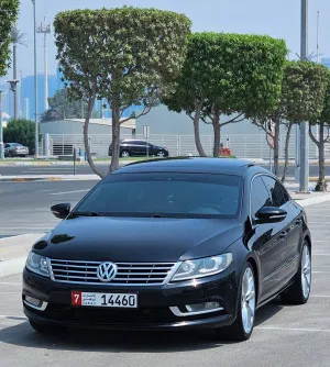 2014 فولجس فاجن باسات  in dubai