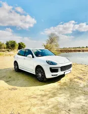 2016 Porsche Cayenne in dubai