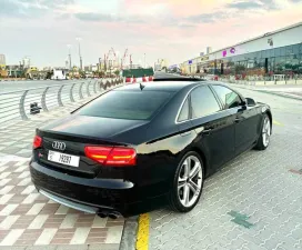 2013 اودي اس ٨