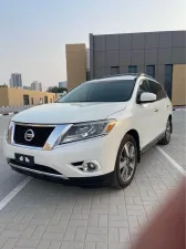 2015 نيسان باثفايندر  in dubai