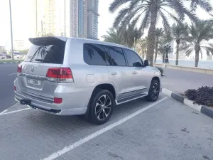 2018 Toyota Land Cruiser in dubai