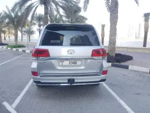 2018 Toyota Land Cruiser