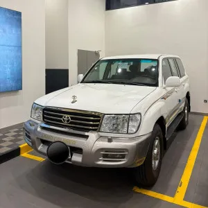 2000 Toyota Land Cruiser in dubai
