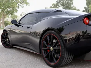 2014 لوتس ايفورا