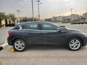 2017 إنفينيتي كيو ٣٠