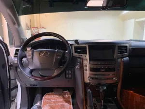 2013 Lexus LX 570