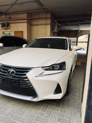 2020 لكزس أي أس ٣٠٠ in dubai