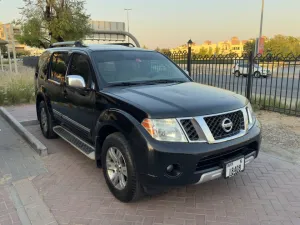 2010 نيسان باثفايندر  in dubai