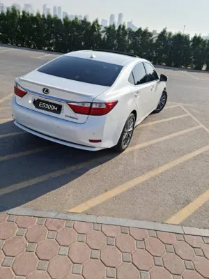 2014 لكزس ES - اي اس