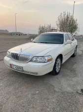 2007 Lincoln Town Car in dubai