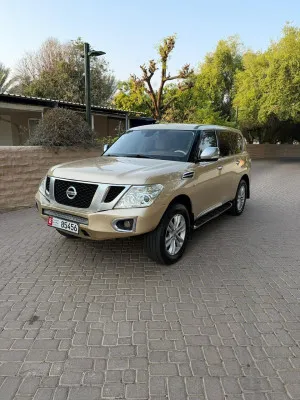 2012 نيسان باثفايندر  in dubai