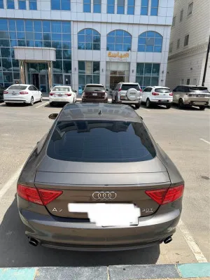 2011 اودي آي ٧