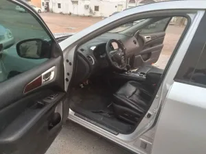 2013 نيسان باثفايندر 