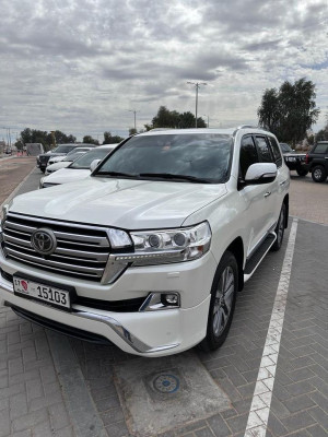 2017 Toyota Land Cruiser in dubai