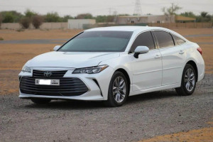 2019 Toyota Avalon in dubai