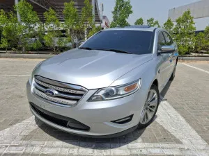 2010 Ford Taurus in dubai