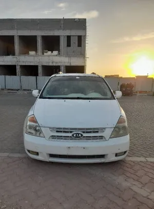 2009 Kia Carnival in dubai