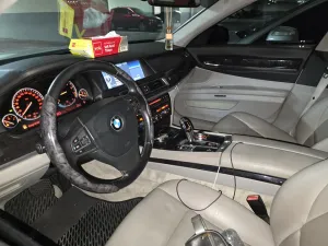 2010 بي أم دابليو الفئة - 7  