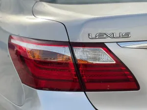 2010 لكزس ال اس