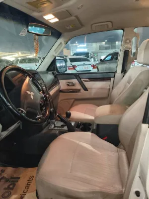 2014 Mitsubishi Pajero