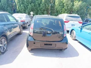2005 Daihatsu Sirion