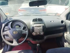 2005 Daihatsu Sirion