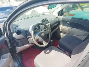 2005 Daihatsu Sirion